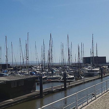 Private yacht all confort: we love our guests Lissabon Exterior foto