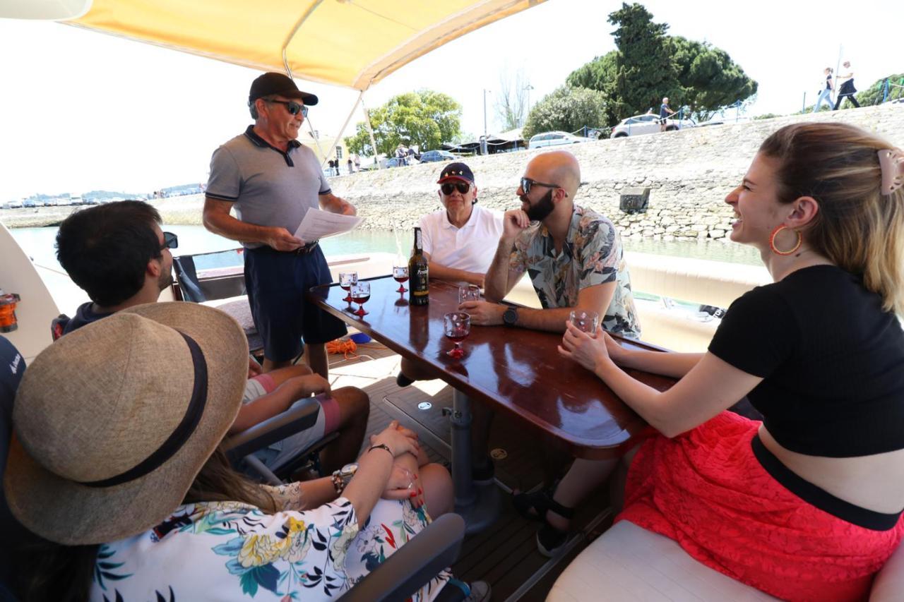 Private yacht all confort: we love our guests Lissabon Exterior foto